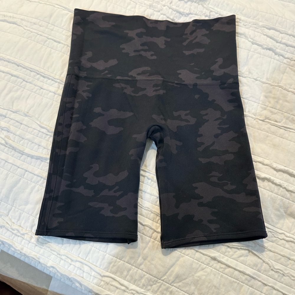 Spanx Bike Shorts Black/Grey Camo